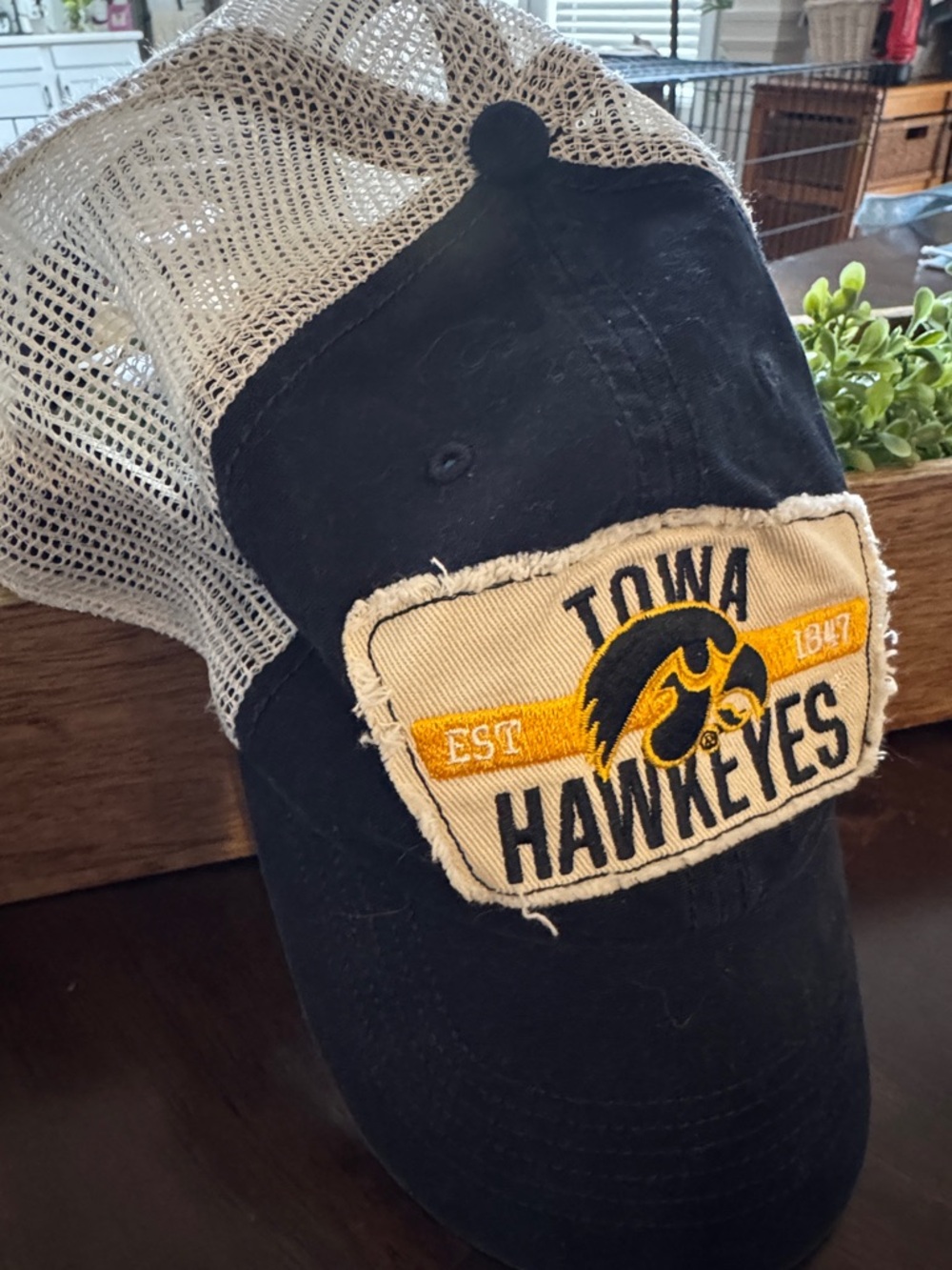 Iowa Hawkeyes Black and Tan Mesh Trucker Hat